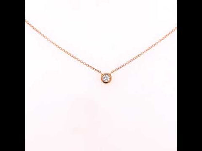 Rotating video showing the jewelry item
