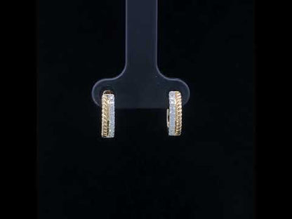 Rotating video showing the jewelry item