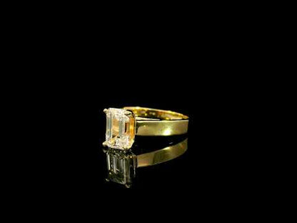 Rotating video showing the jewelry item