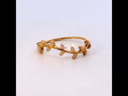 Rotating video showing the jewelry item