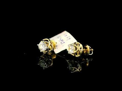 Rotating video showing the jewelry item