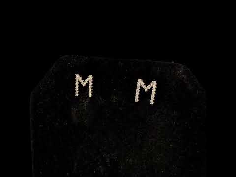 Rotating video showing the jewelry item