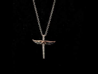 Rotating video showing the jewelry item