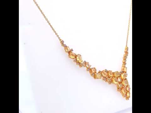 Rotating video showing the jewelry item