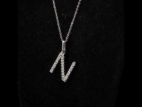 Rotating video showing the jewelry item