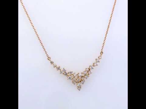 Rotating video showing the jewelry item