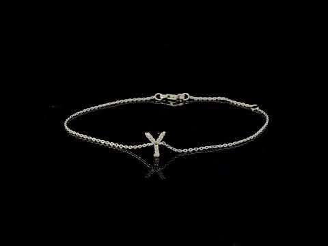 Rotating video showing the jewelry item