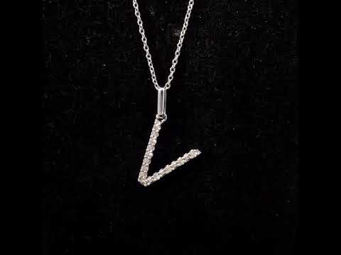 Rotating video showing the jewelry item