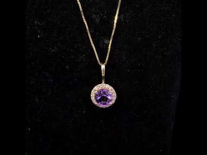 Rotating video showing the jewelry item