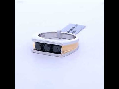 Rotating video showing the jewelry item