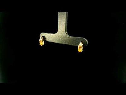 Rotating video showing the jewelry item