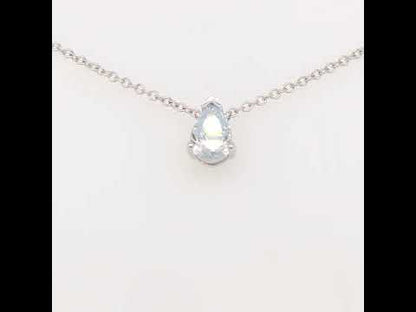 Rotating video showing the jewelry item