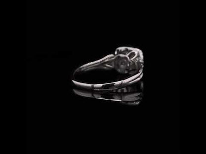 Rotating video showing the jewelry item