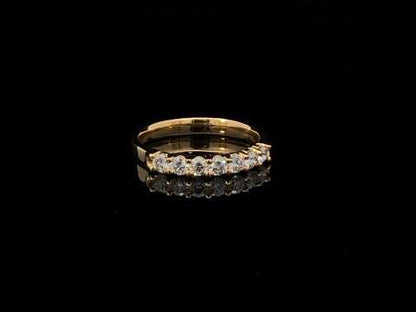 Rotating video showing the jewelry item