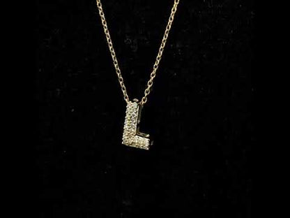Rotating video showing the jewelry item