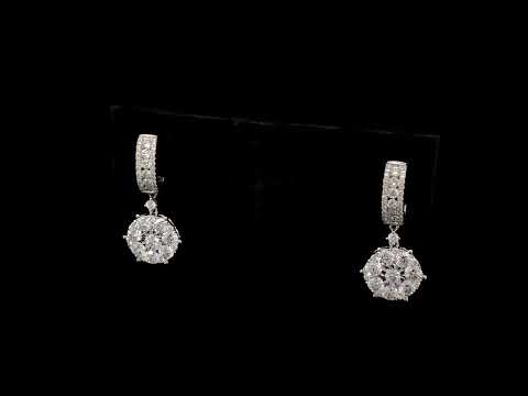 Rotating video showing the jewelry item