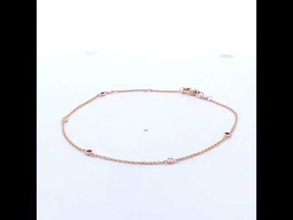 Rotating video showing the jewelry item