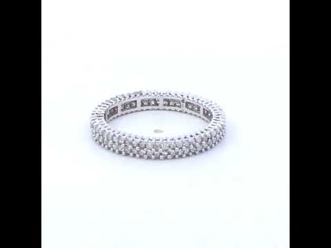 Rotating video showing the jewelry item