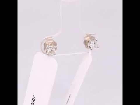 Rotating video showing the jewelry item