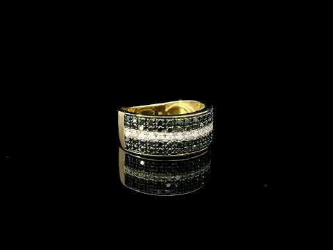 Rotating video showing the jewelry item