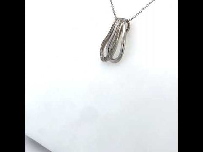 Rotating video showing the jewelry item