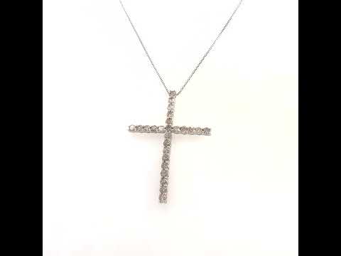 Rotating video showing the jewelry item