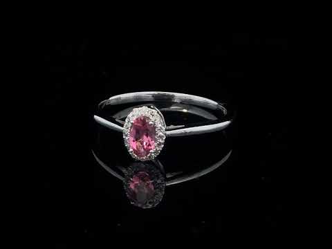 Rotating video showing the jewelry item