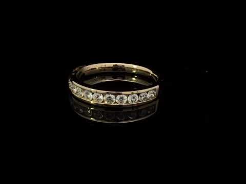 Rotating video showing the jewelry item