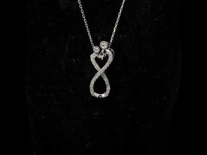 Rotating video showing the jewelry item