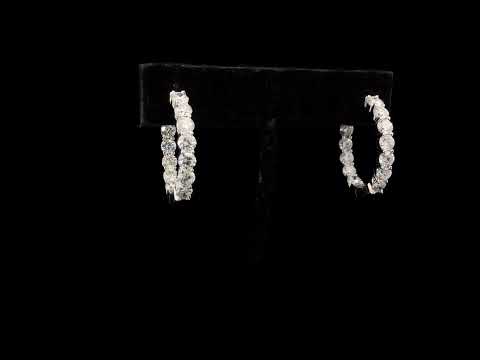 Rotating video showing the jewelry item