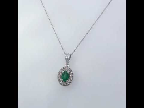 Rotating video showing the jewelry item