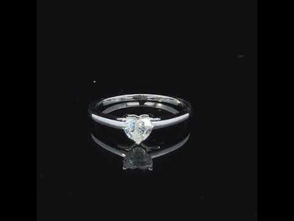 Rotating video showing the jewelry item