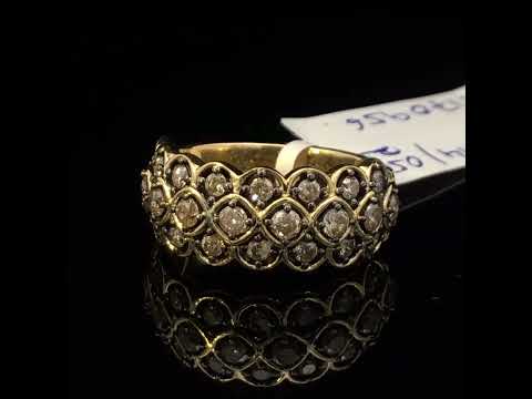 Rotating video showing the jewelry item