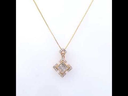 Rotating video showing the jewelry item