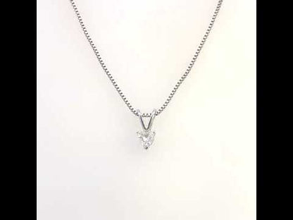 Rotating video showing the jewelry item