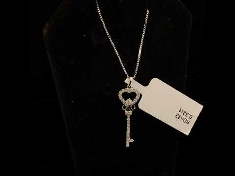 Rotating video showing the jewelry item