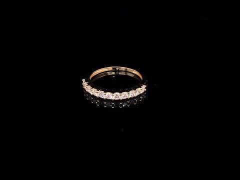 Rotating video showing the jewelry item
