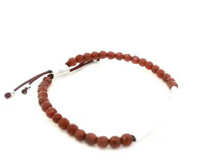 Rotating video showing the jewelry item