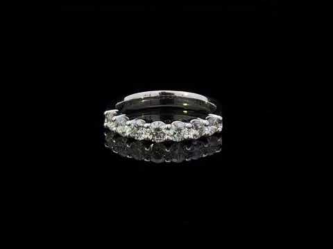Rotating video showing the jewelry item