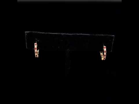 Rotating video showing the jewelry item