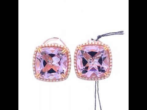 Rotating video showing the jewelry item