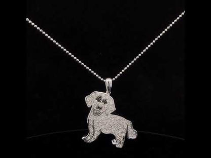 Rotating video showing the jewelry item