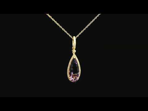 Rotating video showing the jewelry item