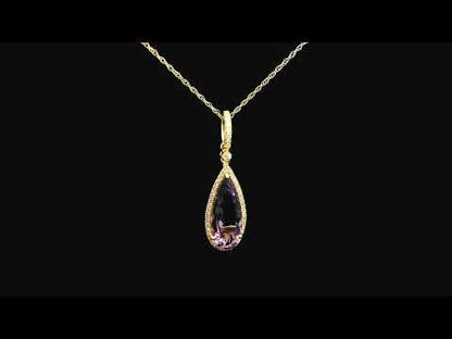 Rotating video showing the jewelry item