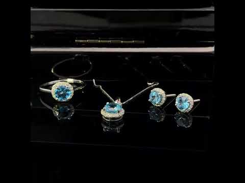 Rotating video showing the jewelry item
