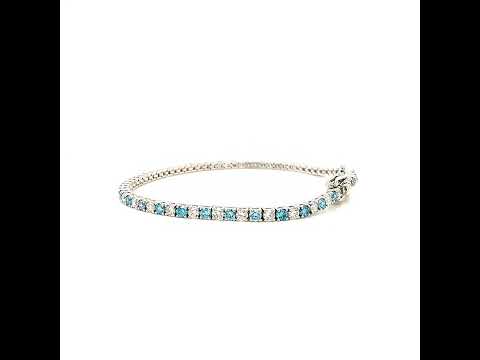 Rotating video showing the jewelry item