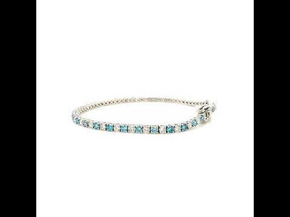 Rotating video showing the jewelry item