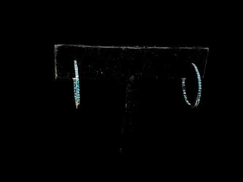 Rotating video showing the jewelry item