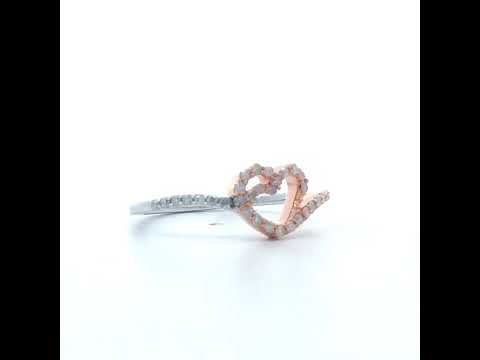 Rotating video showing the jewelry item