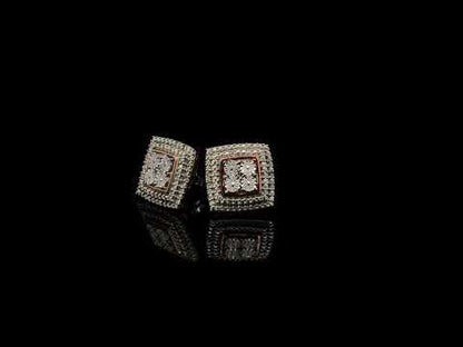 Rotating video showing the jewelry item